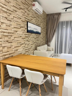 MuciHOME Clio, Putrajaya Condo Near to IOI City Mall, Alamanda, Hospital Serdang, Wetland Studio KRU dll- Non Smoking Home for Malaysian Only